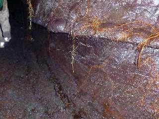 Tunnel de lave dans la coule de 1800