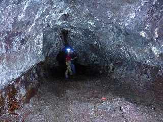 Tunnel de lave dans la coule de 1800