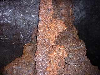 Tunnel de lave dans la coule de 1800 -Piton de la Fournaise