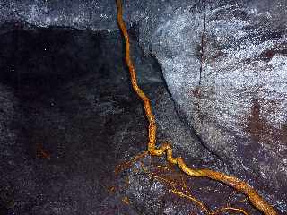 Tunnel de lave dans la coule de 1800