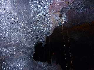 Tunnels de lave de la coule 2004 - Piton de la Fournaise