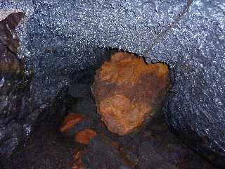 Tunnels de lave de la coule 2004 - Piton de la Fournaise