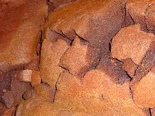 Tunnels de lave de la coule 2004 - Piton de la Fournaise