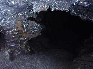 Tunnels de lave de la coule 2004 - Piton de la Fournaise