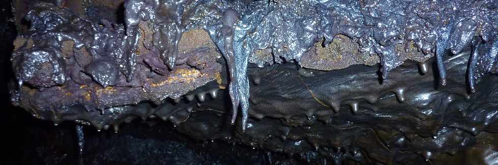 Tunnels de lave de la coule 2004 - Piton de la Fournaise