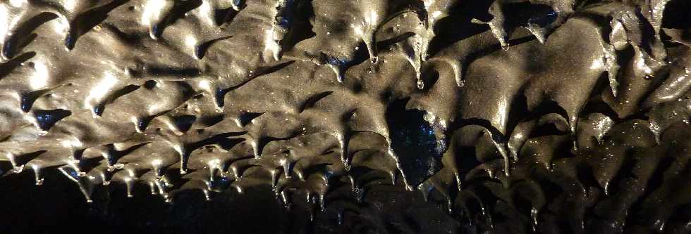 Tunnels de lave de la coule 2004 - Piton de la Fournaise