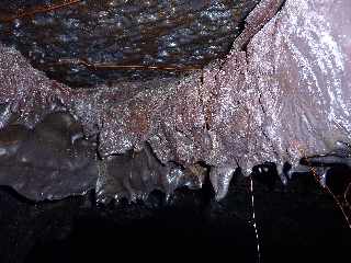 Piton de la Fournaise - Tunnel de lave de la coule 2004