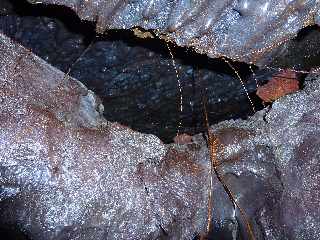 Piton de la Fournaise - Tunnel de lave de la coule 2004