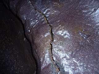 Piton de la Fournaise - Tunnel de lave de la coule 2004