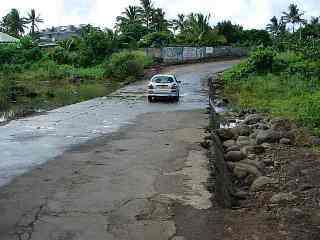 Radier de la rivire d'Abord, route de Bassin Plat