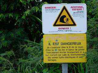 Radier du Ouaki, panneau de danger