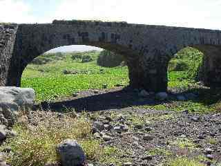 Ancien pont du chemin de fer sur la ravine des Cabris