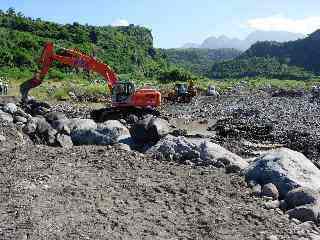 Travaux sur le radier du Ouaki