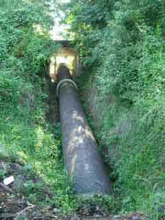 Canalisation vers l'usine hydrolectrique du Bras de la Plaine