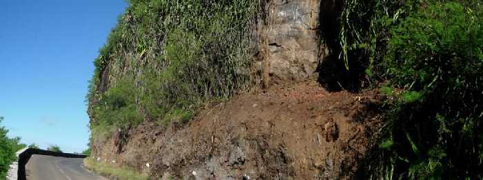 Eboulis sur la route de Cilaos