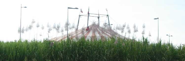 Cirque Raluy au-dessus des cannes