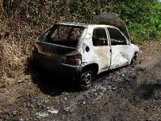 Auto incendiée