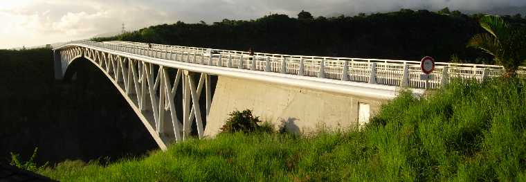 Pont sur le Bras de la Plaine