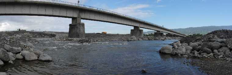 Pont sur la rivire St-Etienne