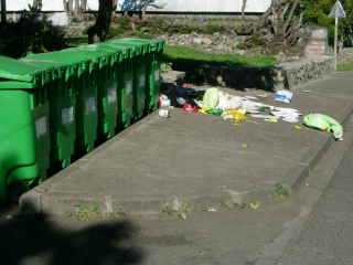 Alignement de poubelles