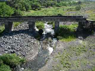 Ancien pont sur la rivire St-Etienne