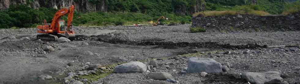 Travaux dans le Bras de Cilaos, radier du Ouaki - mai 2009