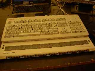 Ordinateur clavier braille