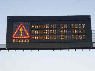 Panneau en test - Route des Tamarins