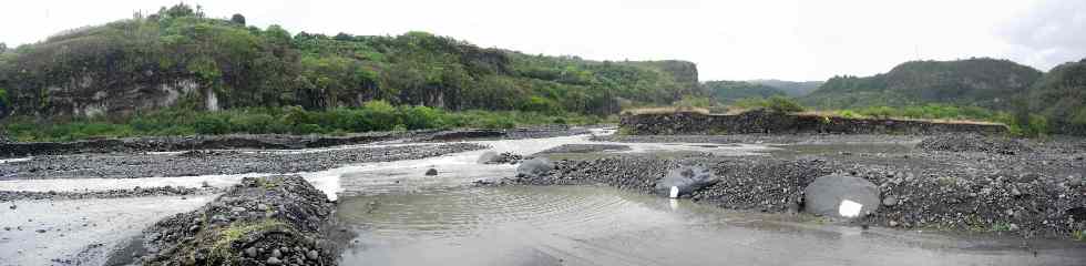 Radier submergé au Ouaki (novembre 2009)