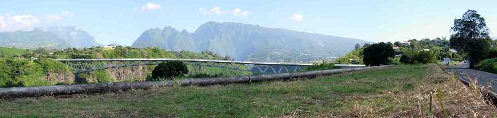 Pont sur le Bras de la Plaine