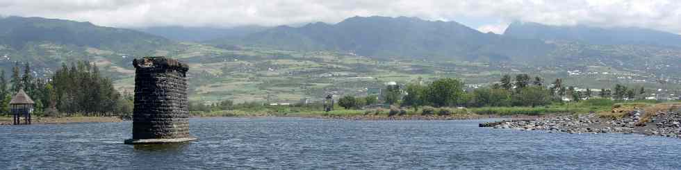 Etang du Gol, pile de l'ancien pont du chemin de fer