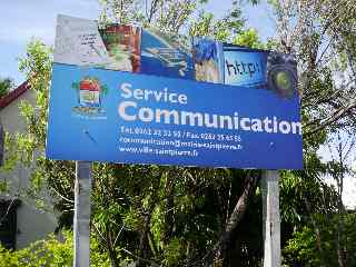 Service communication