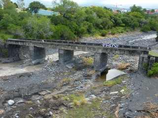 Cyclone Dumile - Janvier 2013 - Vieux pont de la Rivire St-Etienne