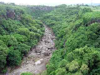 Lit de la rivire d'Abord, en amont du pont