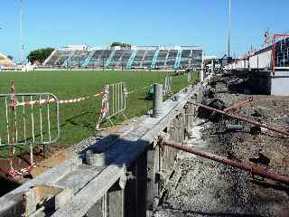 Tribune ouest- stade Volnay de St-Pierre