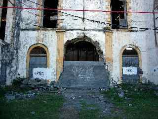 Usine de Pierrefonds - entres cltures