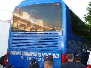 Arrive du car des Bleus au stade Volnay