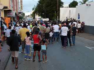 Attente rue des Bons-Enfants