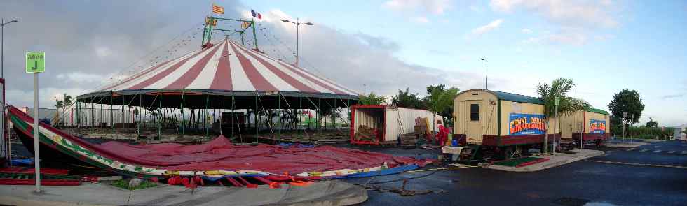 Le chapiteau du cirque Raluy  St-Pierre