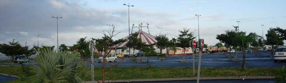 Le chapiteau du cirque Raluy  St-Pierre