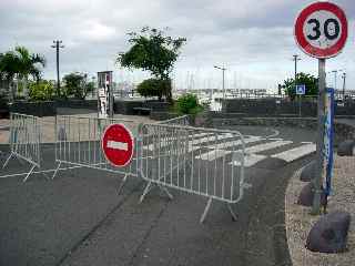 Accs ferm aux quais du port de St-Pierre