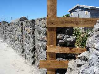 St-Pierre - Reconstruction du mur du cimetire