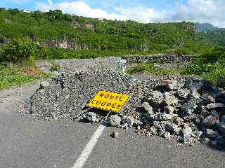 Route coupe au radier du Ouaki