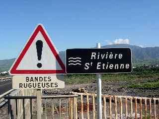 Rivire Saint-Etienne - Travaux de confortation des berges