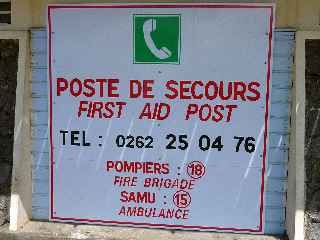 St-Pierre - Poste de secours sur la plage
