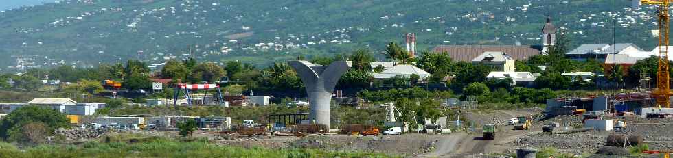 Premire pile du nouveau pont sur la rivire St-Etienne - Vers St-Louis