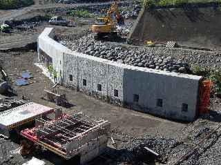 Travaux de protection des berge de rive gauche de la rivire St-Etienne