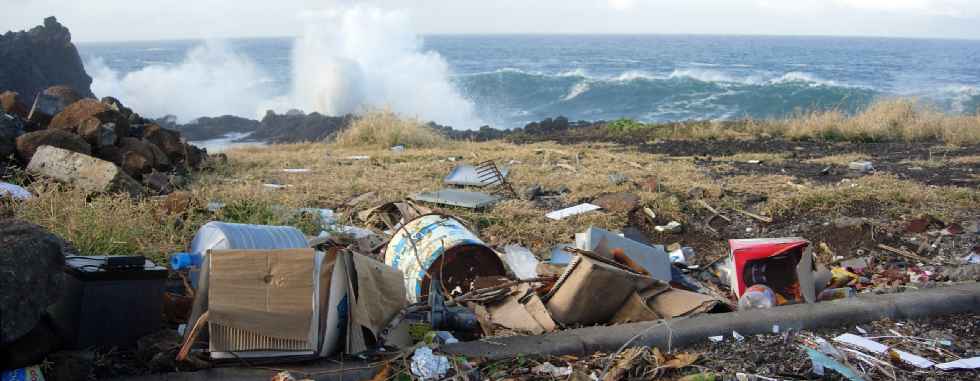 Forte houle sur le littoral de Terre Sainte