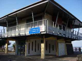 Saint-Pierre - Jardins de la plage - Unit de surveillance de la station balnaire