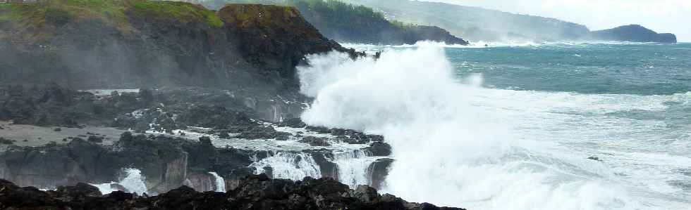 St-Pierre - Terre Sainte - Pointe du Gouffre - Houle de juillet 2011 -